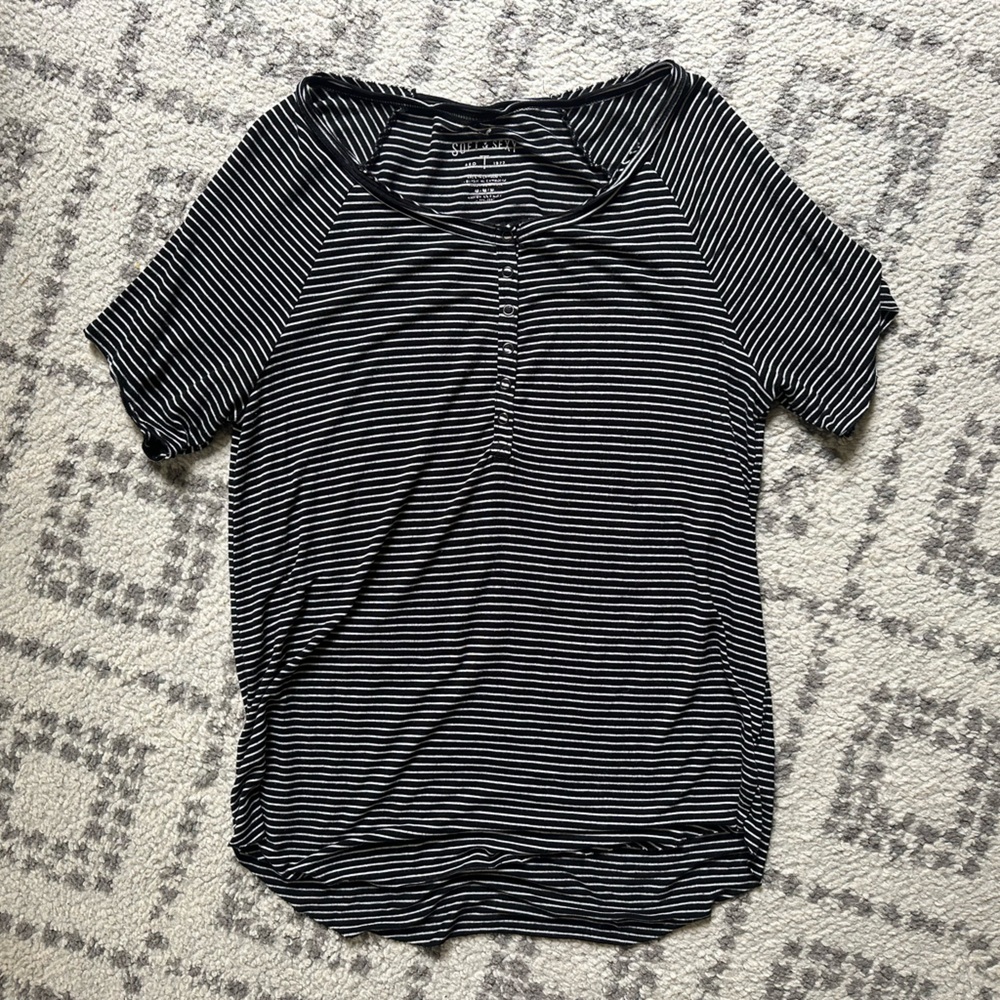 Striped soft and sexy American eagle tee shirt